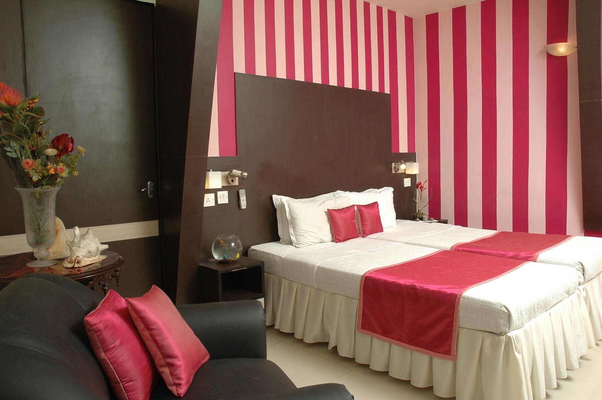 Istay Hotels Infantry Road Bangalore Exterior foto