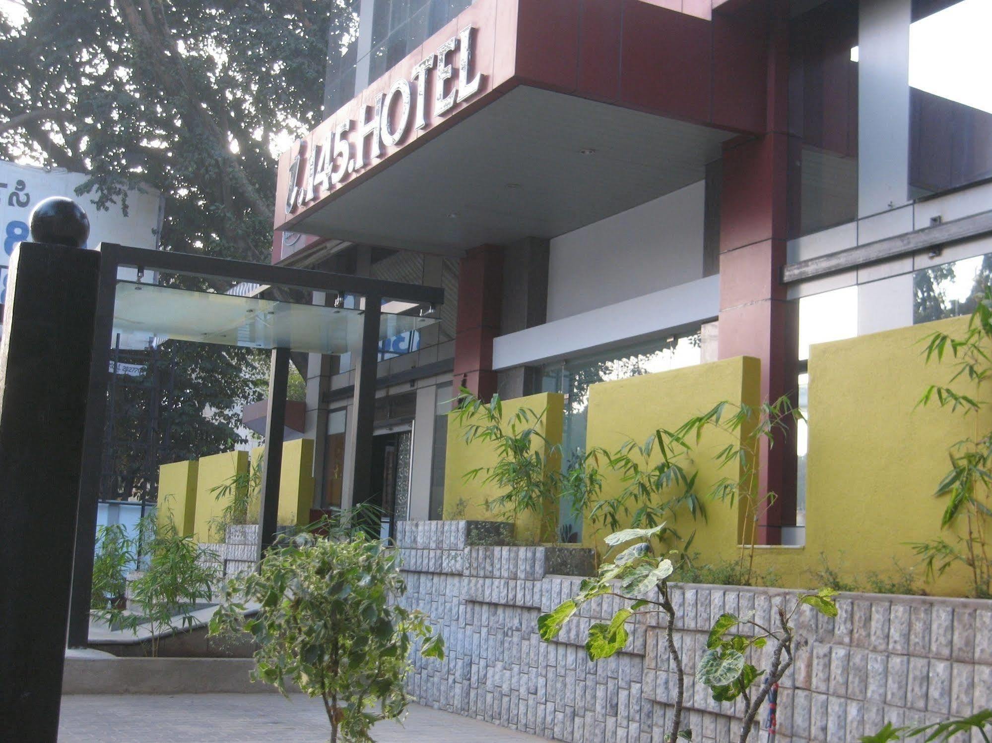 Istay Hotels Infantry Road Bangalore Exterior foto