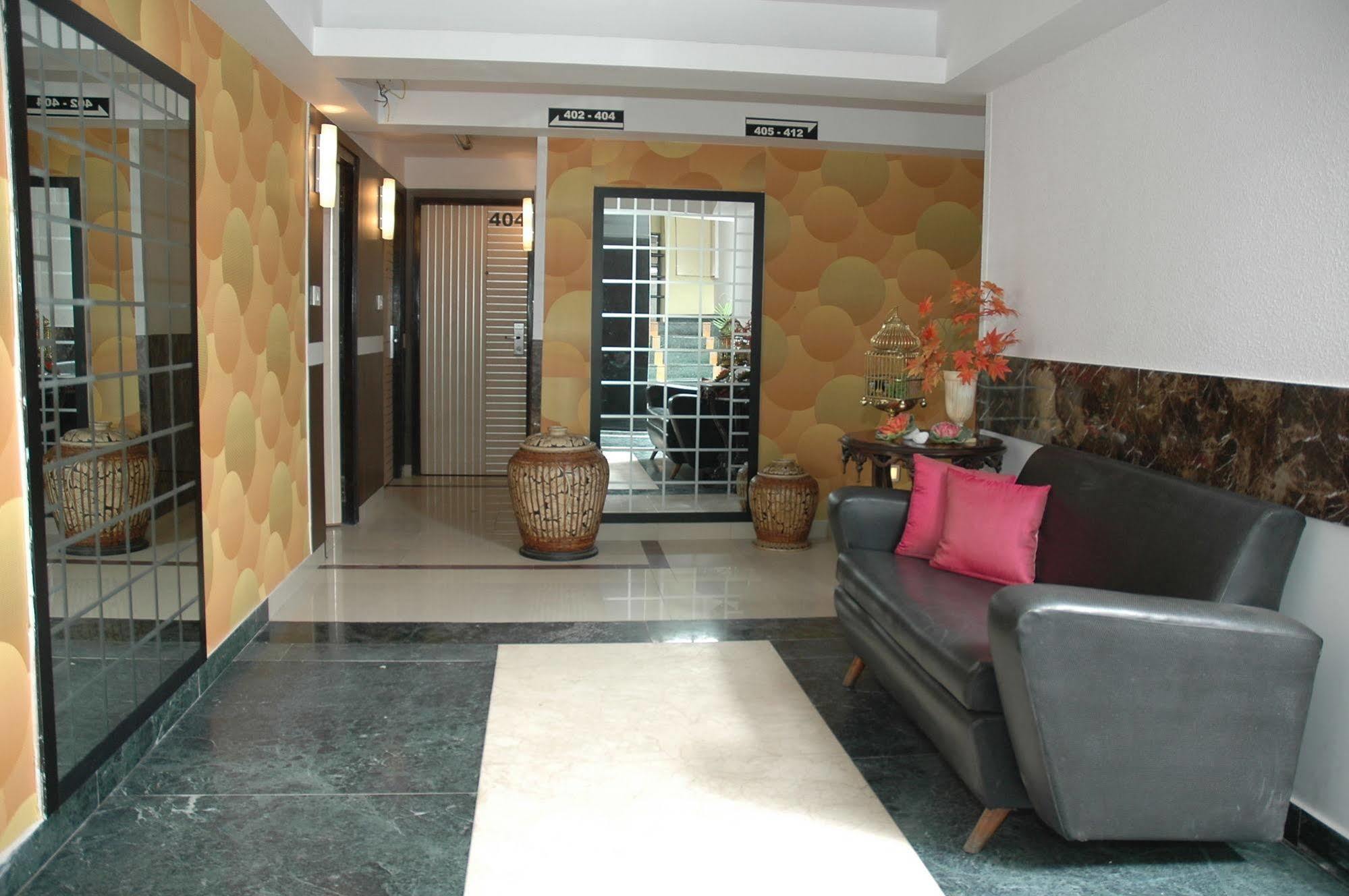 Istay Hotels Infantry Road Bangalore Exterior foto